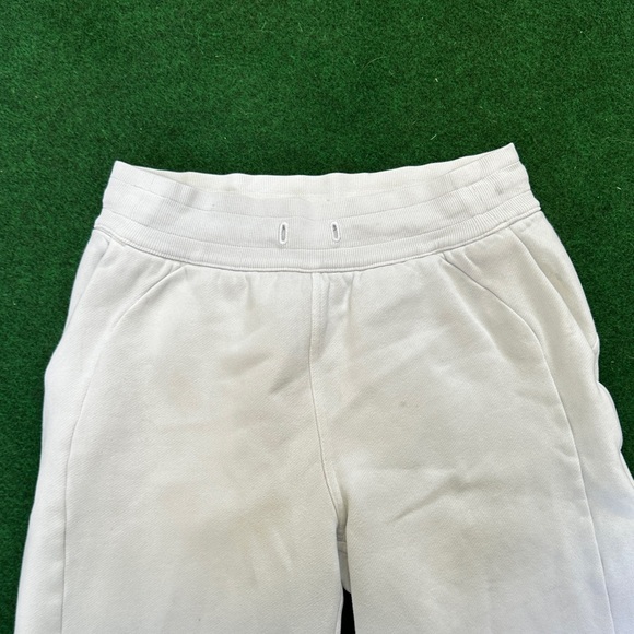 GUC Lululemon Scuba High-Rise Relaxed Jogger White Size 4 - Picture 5 of 15
